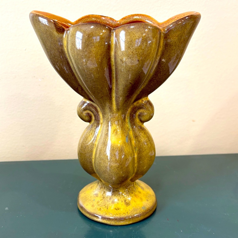 Vintage 1940s Gondor Pottery Vase